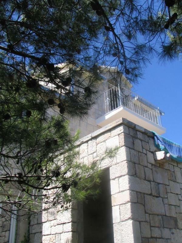 Villa Ujoli Splitska Exterior foto