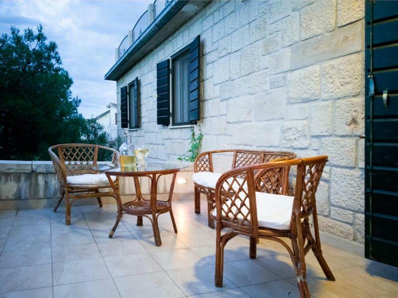 Villa Ujoli Splitska Exterior foto
